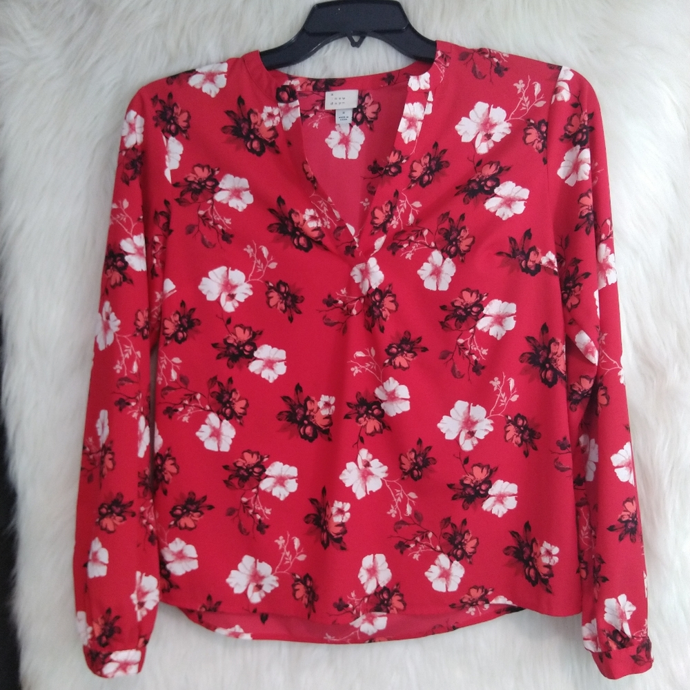 A New Day Red Floral Print V-neck Long Sleeve Top Size S